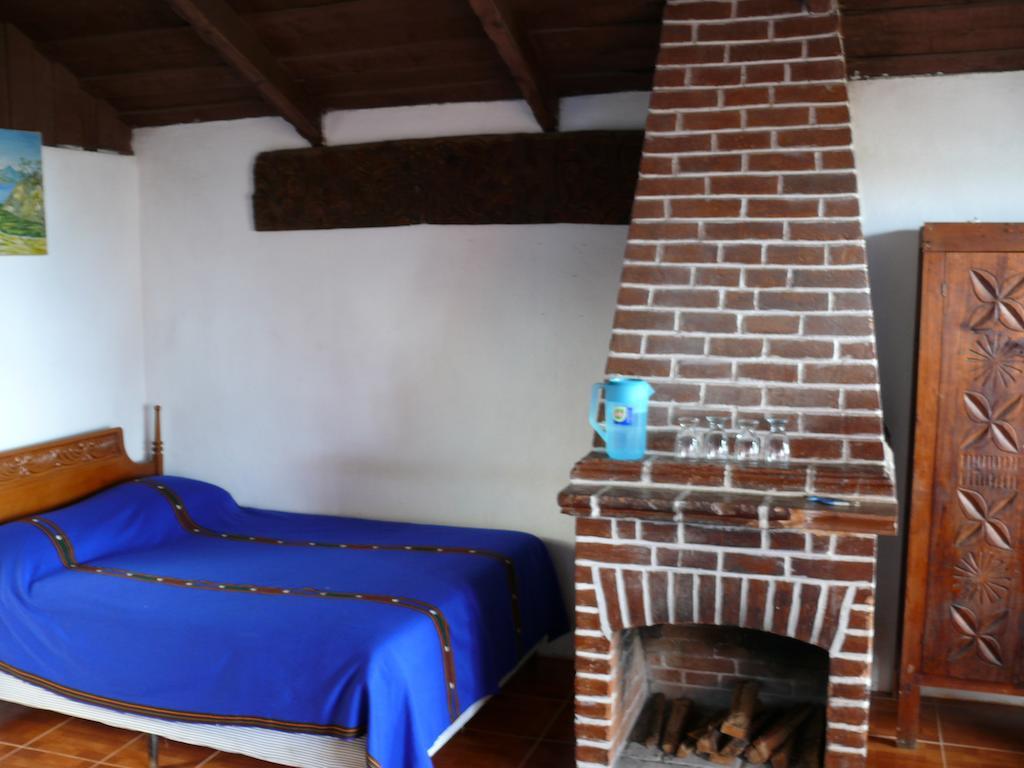 Hotel Playa Linda Panajachel Εξωτερικό φωτογραφία