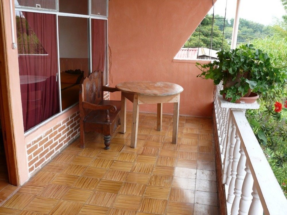 Hotel Playa Linda Panajachel Εξωτερικό φωτογραφία