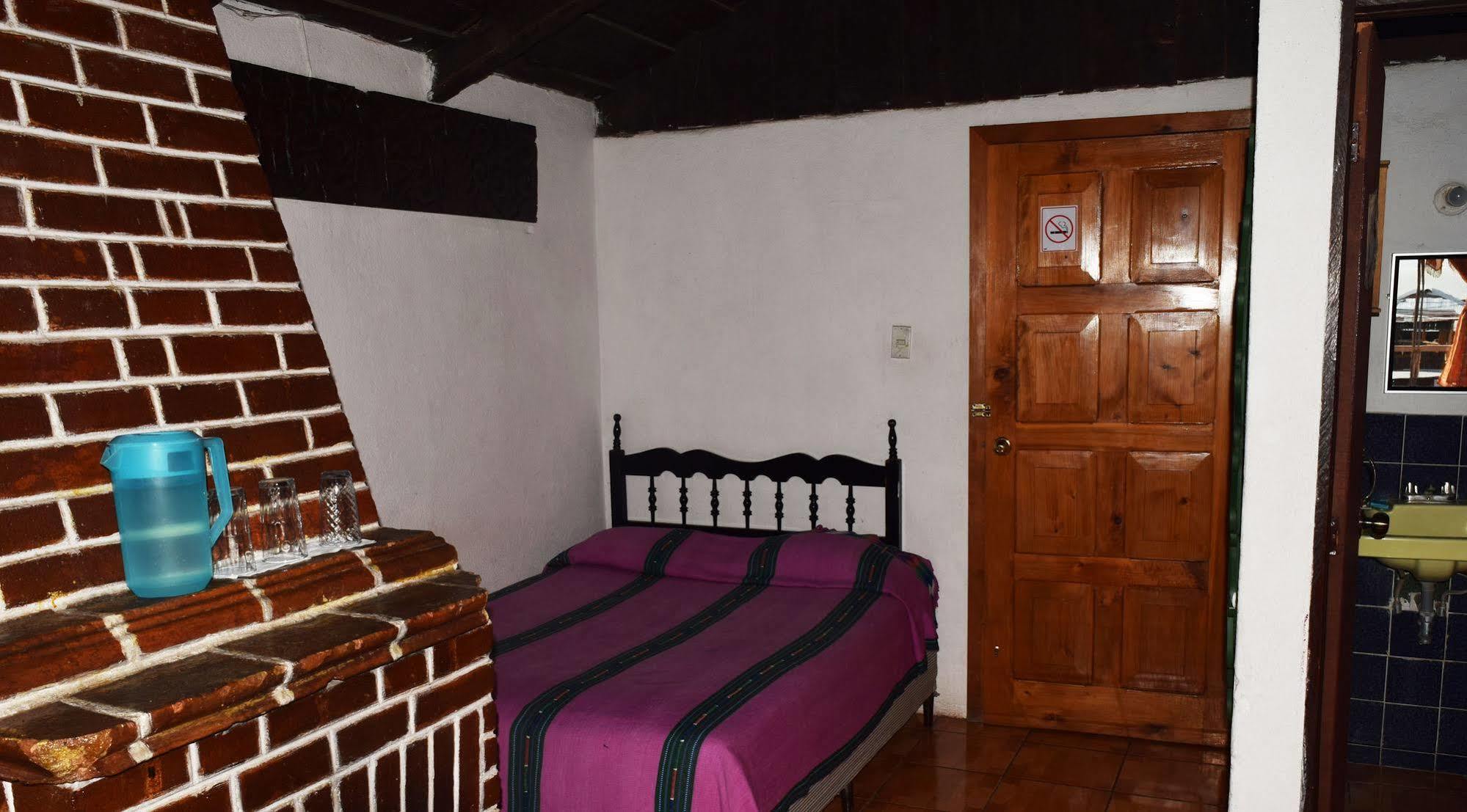 Hotel Playa Linda Panajachel Εξωτερικό φωτογραφία